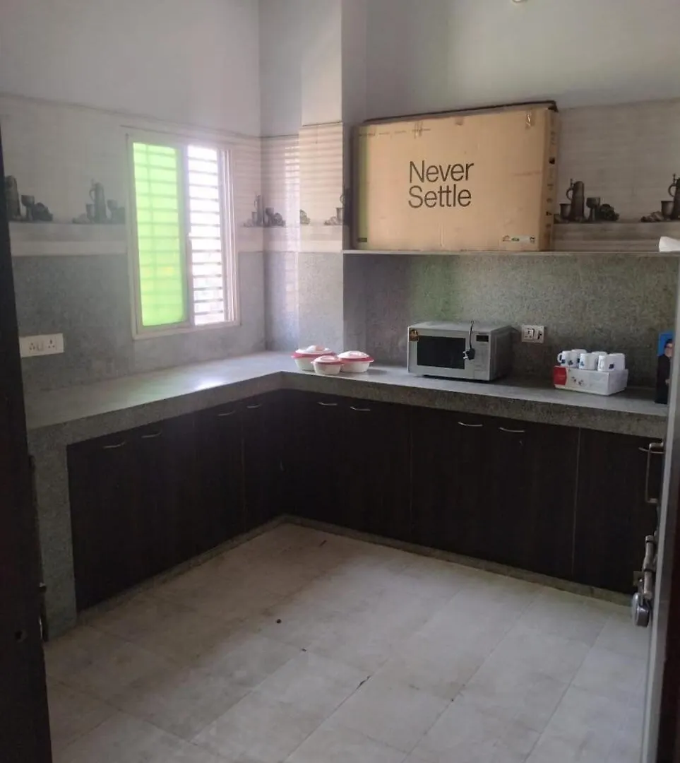 Family Flat 2Bhk Near Kashi Vishwanath Mandir Apartment Varanasi 0*,